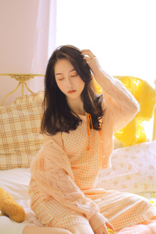 顾客做美甲被店家直播1小时